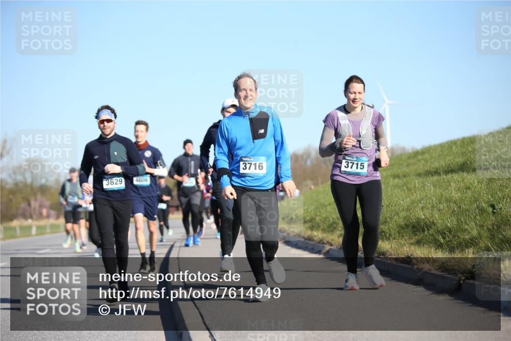 06.04.2025 - 44. Internationalen Wilhelmsburger Insellauf Jannik Wohlers http://msf.ph/oto/7614949 06.04.2025 09:32:36 Laufen 3629, 4609, 3716, 3715 meine-sportfotos.de
