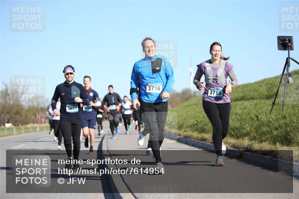 06.04.2025 - 44. Internationalen Wilhelmsburger Insellauf Jannik Wohlers http://msf.ph/oto/7614954 06.04.2025 09:32:36 Laufen 3629, 4609, 01, 3716, 3715 meine-sportfotos.de