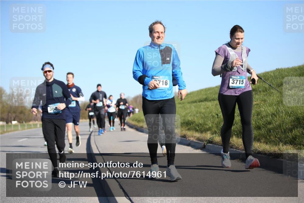 06.04.2025 - 44. Internationalen Wilhelmsburger Insellauf Jannik Wohlers http://msf.ph/oto/7614961 06.04.2025 09:32:37 Laufen 362, 716, 3715 meine-sportfotos.de