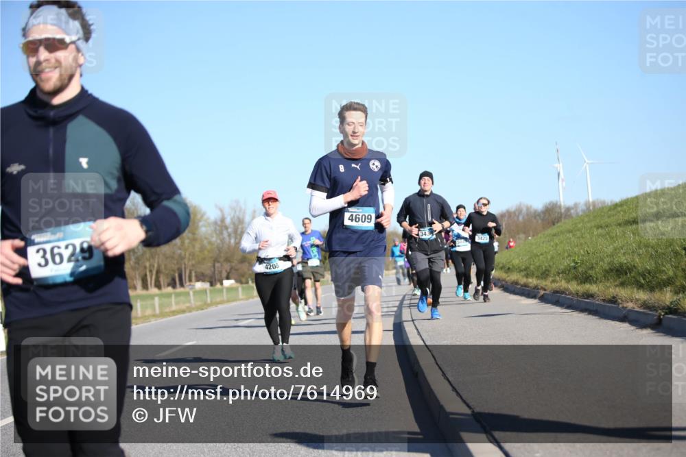 06.04.2025 - 44. Internationalen Wilhelmsburger Insellauf Jannik Wohlers http://msf.ph/oto/7614969 06.04.2025 09:32:39 Laufen 3629, 4208, 4609, 3438, 3425, 5049 meine-sportfotos.de