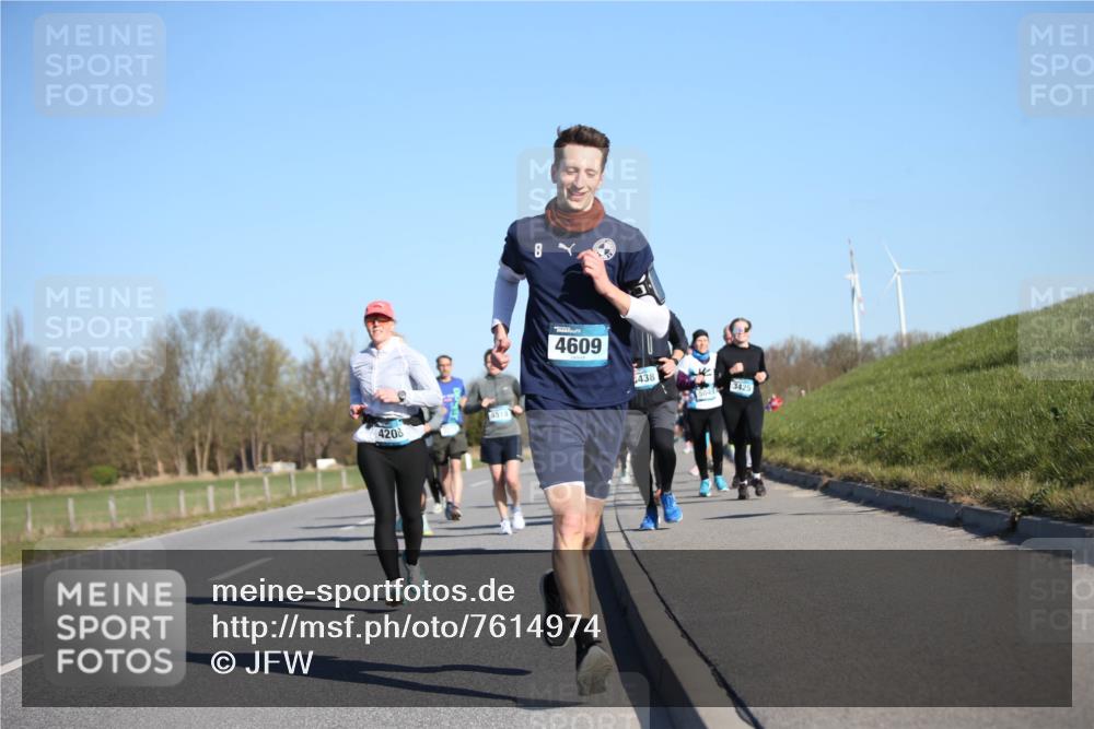 06.04.2025 - 44. Internationalen Wilhelmsburger Insellauf Jannik Wohlers http://msf.ph/oto/7614974 06.04.2025 09:32:39 Laufen 4208, 4518, 8, 4609, 438, 5045, 3425 meine-sportfotos.de