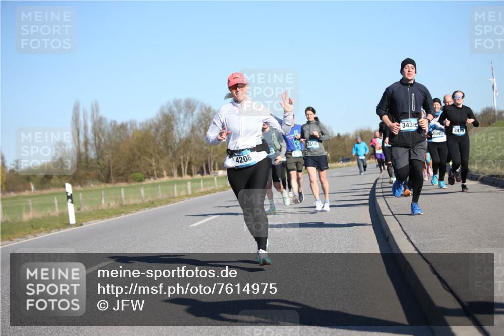 06.04.2025 - 44. Internationalen Wilhelmsburger Insellauf Jannik Wohlers http://msf.ph/oto/7614975 06.04.2025 09:32:40 Laufen 3438, 4518, 5049, 3425, 4208 meine-sportfotos.de