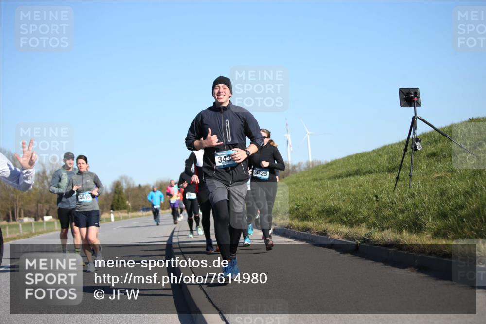 06.04.2025 - 44. Internationalen Wilhelmsburger Insellauf Jannik Wohlers http://msf.ph/oto/7614980 06.04.2025 09:32:41 Laufen 4518, 394, 343, 3425 meine-sportfotos.de