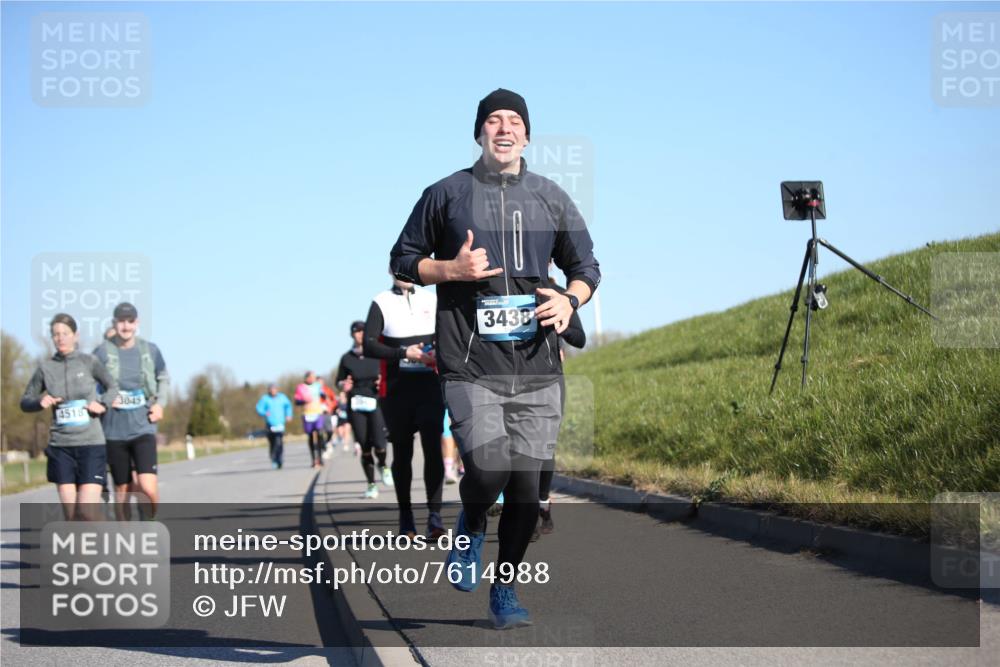 06.04.2025 - 44. Internationalen Wilhelmsburger Insellauf Jannik Wohlers http://msf.ph/oto/7614988 06.04.2025 09:32:42 Laufen 4518, 3045, 3438 meine-sportfotos.de