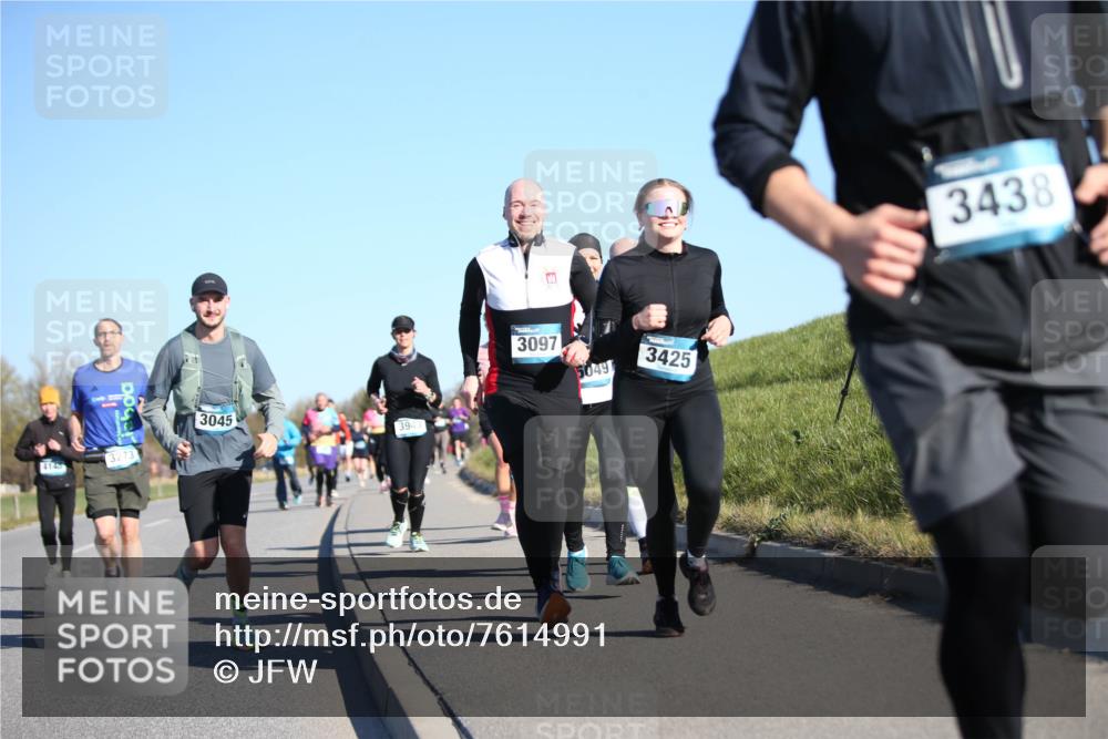 06.04.2025 - 44. Internationalen Wilhelmsburger Insellauf Jannik Wohlers http://msf.ph/oto/7614991 06.04.2025 09:32:43 Laufen 3045, 3943, 3273, 4145, 3097, 5049, 3425, 3438 meine-sportfotos.de