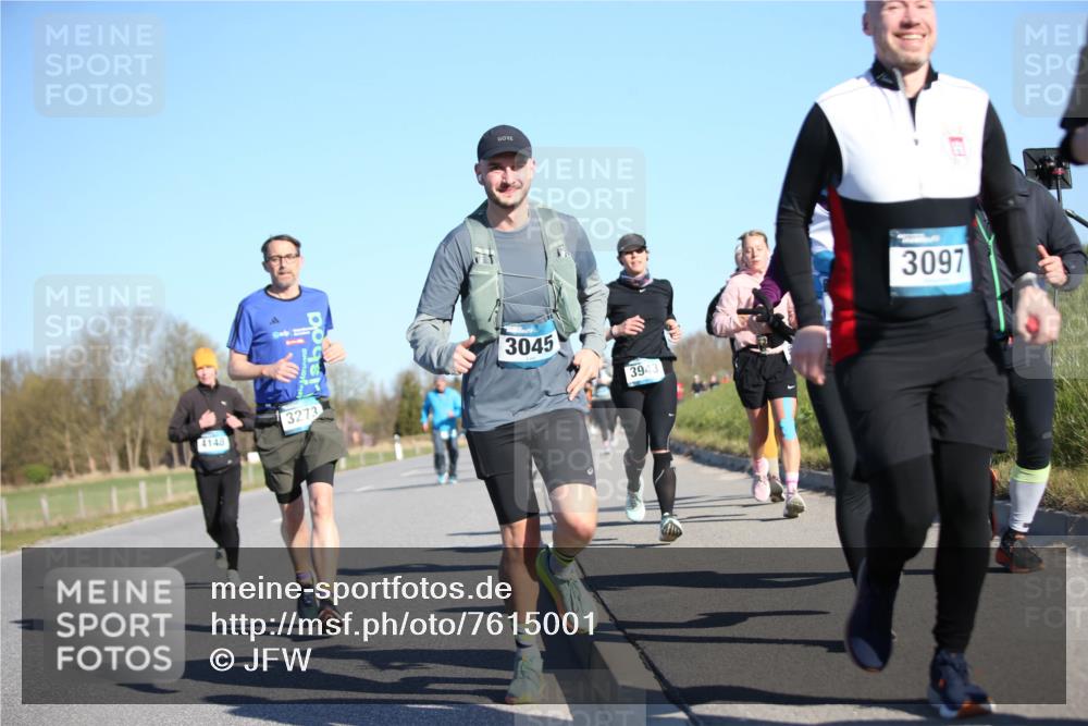 06.04.2025 - 44. Internationalen Wilhelmsburger Insellauf Jannik Wohlers http://msf.ph/oto/7615001 06.04.2025 09:32:44 Laufen 4148, 3273, 3045, 3943, 3097 meine-sportfotos.de