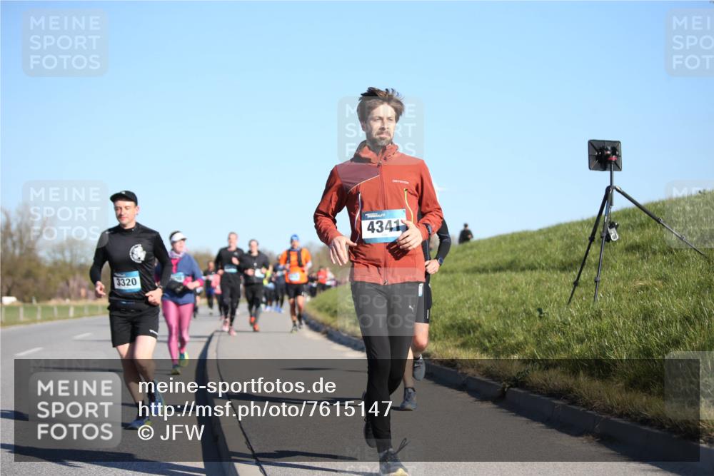 06.04.2025 - 44. Internationalen Wilhelmsburger Insellauf Jannik Wohlers http://msf.ph/oto/7615147 06.04.2025 09:33:12 Laufen 3320, 4341 meine-sportfotos.de