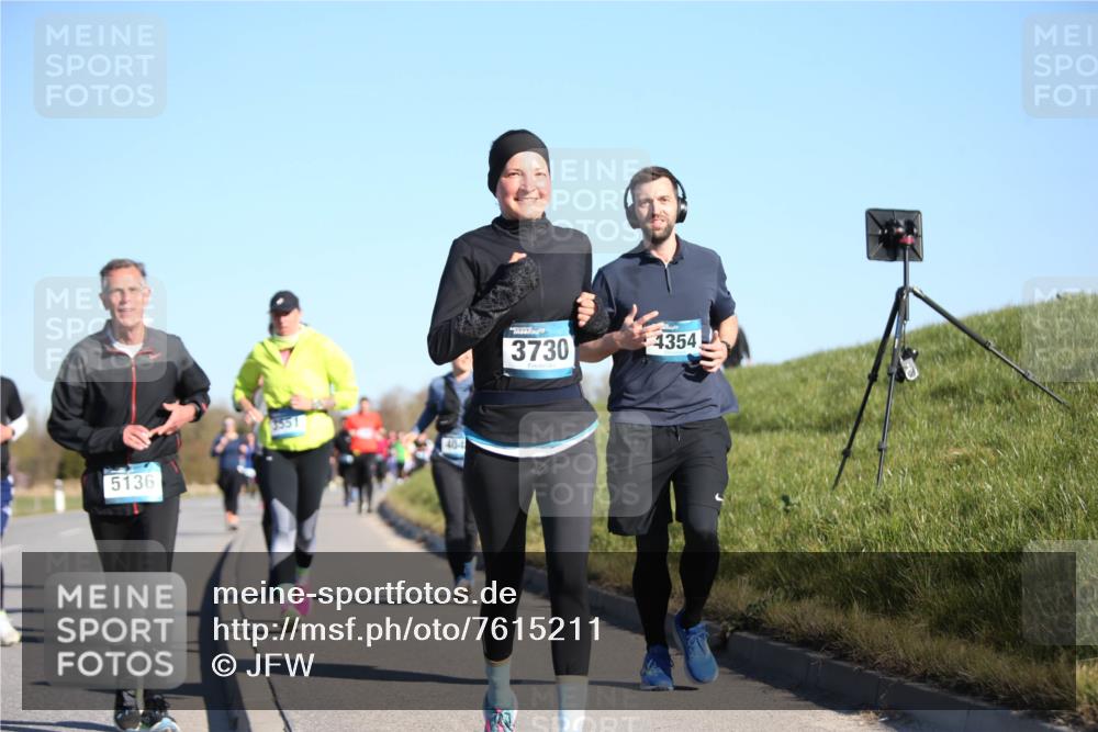 06.04.2025 - 44. Internationalen Wilhelmsburger Insellauf Jannik Wohlers http://msf.ph/oto/7615211 06.04.2025 09:33:26 Laufen 5136, 404, 3730, 4354 meine-sportfotos.de