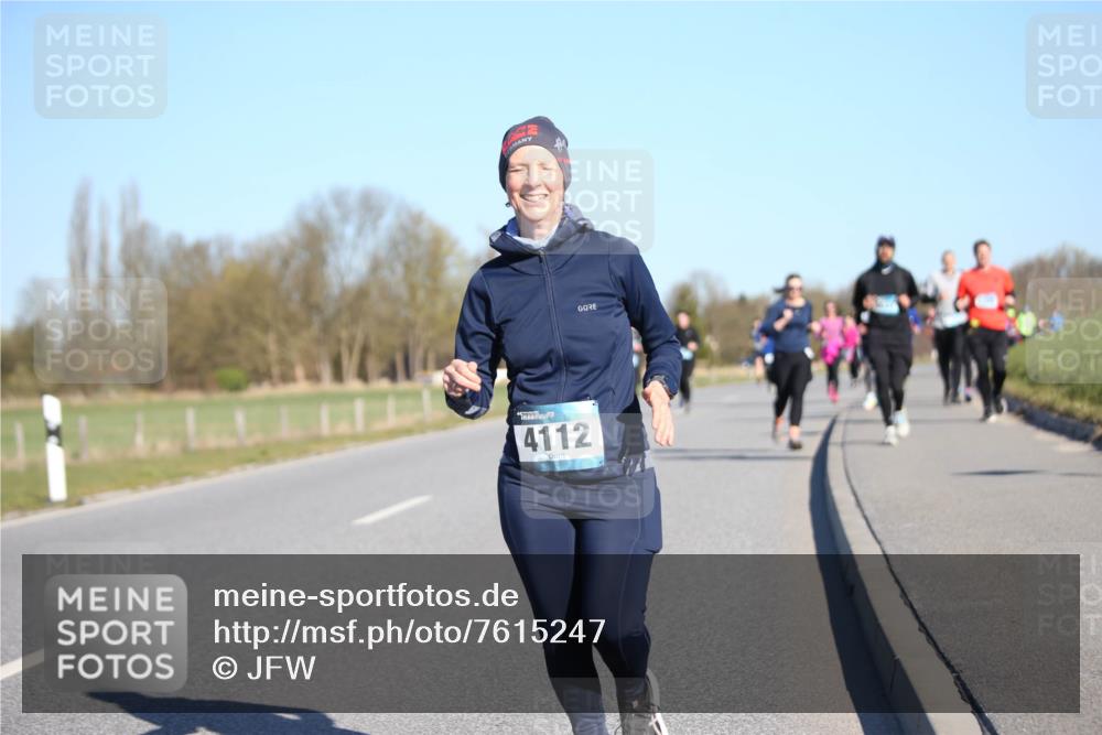 06.04.2025 - 44. Internationalen Wilhelmsburger Insellauf Jannik Wohlers http://msf.ph/oto/7615247 06.04.2025 09:33:32 Laufen 4112 meine-sportfotos.de