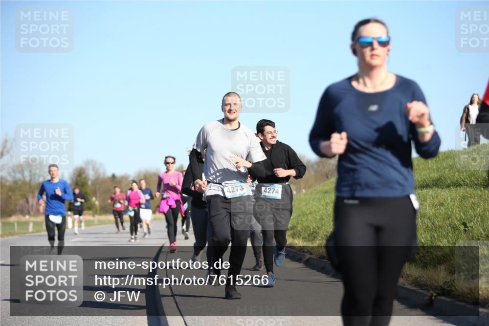 06.04.2025 - 44. Internationalen Wilhelmsburger Insellauf Jannik Wohlers http://msf.ph/oto/7615266 06.04.2025 09:33:39 Laufen 4273, 43, 4274 meine-sportfotos.de