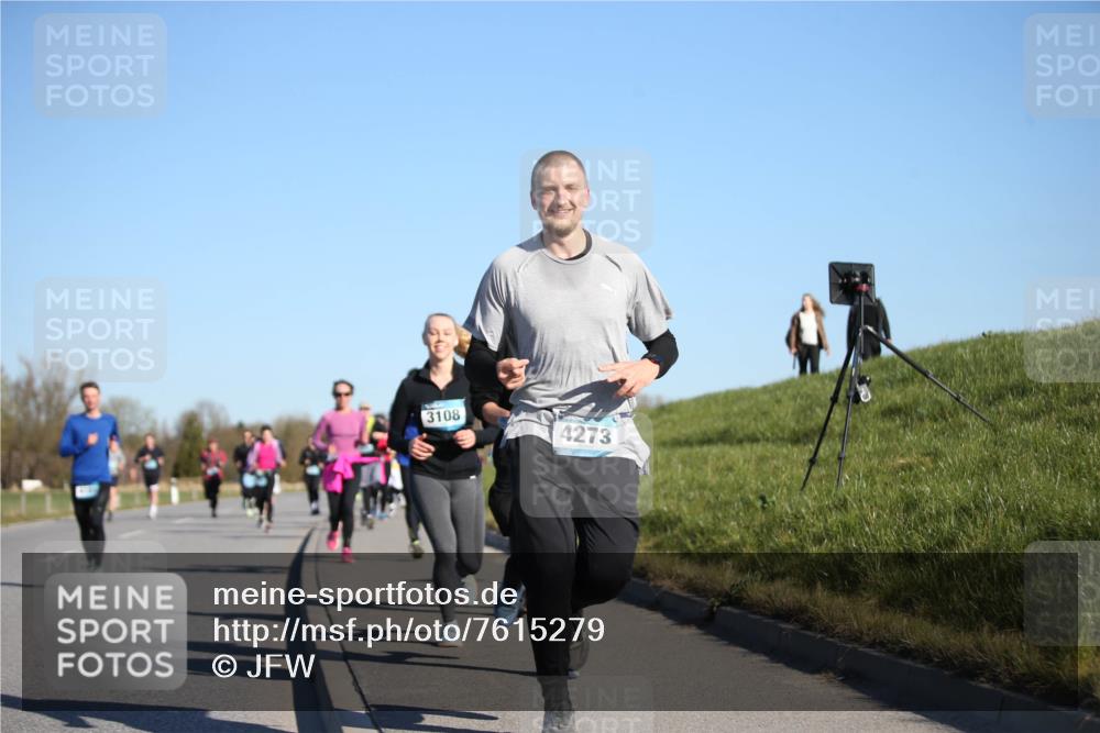 06.04.2025 - 44. Internationalen Wilhelmsburger Insellauf Jannik Wohlers http://msf.ph/oto/7615279 06.04.2025 09:33:40 Laufen 3108, 4273 meine-sportfotos.de