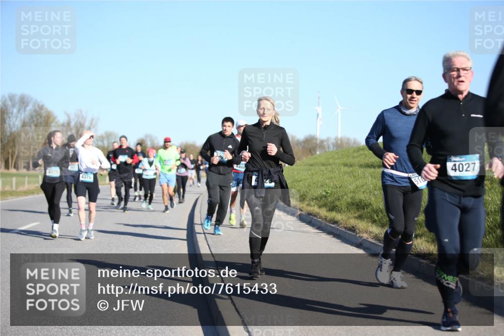 06.04.2025 - 44. Internationalen Wilhelmsburger Insellauf Jannik Wohlers http://msf.ph/oto/7615433 06.04.2025 09:34:22 Laufen 4575, 4376, 3393, 4466, 516, 4027 meine-sportfotos.de