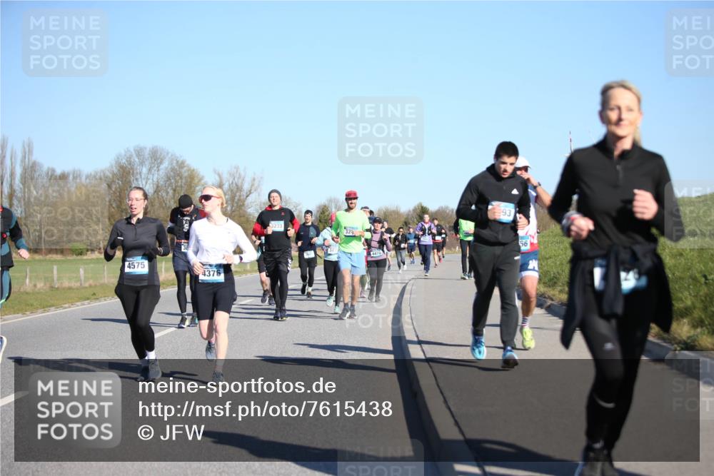 06.04.2025 - 44. Internationalen Wilhelmsburger Insellauf Jannik Wohlers http://msf.ph/oto/7615438 06.04.2025 09:34:23 Laufen 4575, 38, 4376, 3233, 93, 56 meine-sportfotos.de