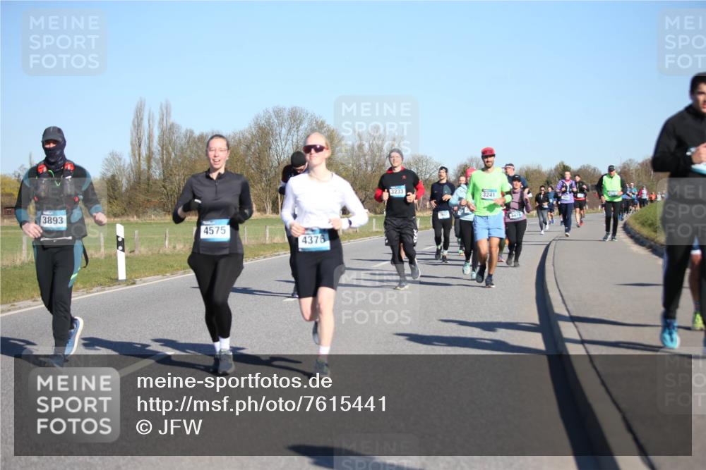 06.04.2025 - 44. Internationalen Wilhelmsburger Insellauf Jannik Wohlers http://msf.ph/oto/7615441 06.04.2025 09:34:24 Laufen 3893, 4575, 4376, 3233, 3241, 4475 meine-sportfotos.de