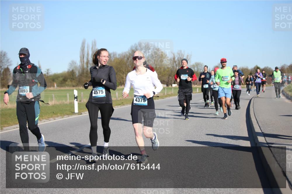 06.04.2025 - 44. Internationalen Wilhelmsburger Insellauf Jannik Wohlers http://msf.ph/oto/7615444 06.04.2025 09:34:24 Laufen 3893, 4575, 4376, 3233, 3241, 4479, 4415 meine-sportfotos.de