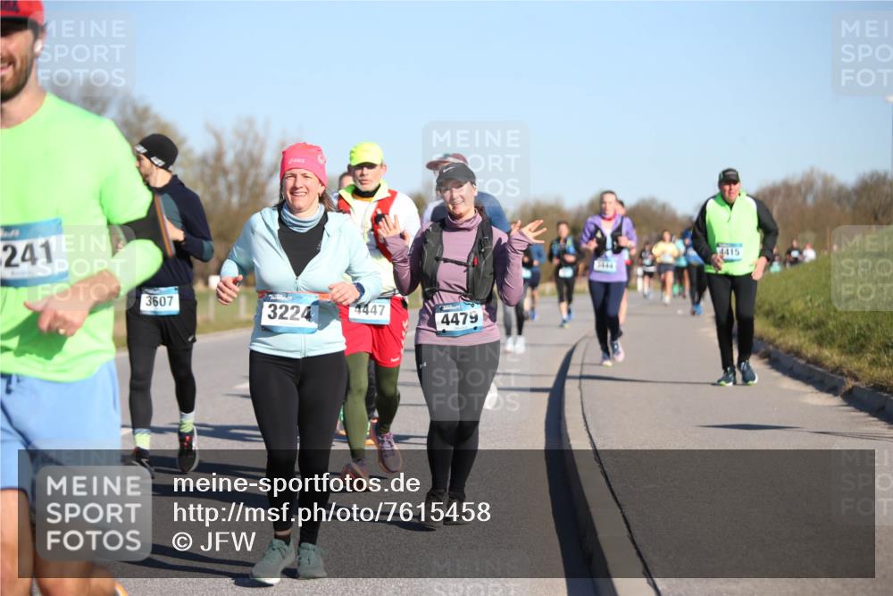 06.04.2025 - 44. Internationalen Wilhelmsburger Insellauf Jannik Wohlers http://msf.ph/oto/7615458 06.04.2025 09:34:28 Laufen 241, 3607, 3224, 4447, 4479, 1444, 4415 meine-sportfotos.de