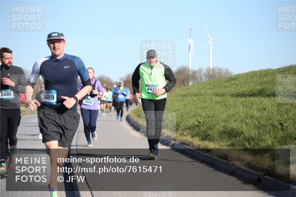 06.04.2025 - 44. Internationalen Wilhelmsburger Insellauf Jannik Wohlers http://msf.ph/oto/7615471 06.04.2025 09:34:30 Laufen 3495, 3489, 3444, 4415 meine-sportfotos.de