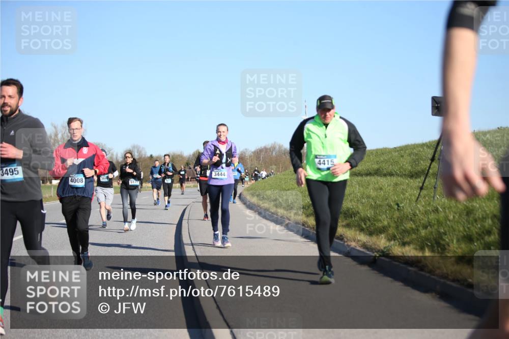 06.04.2025 - 44. Internationalen Wilhelmsburger Insellauf Jannik Wohlers http://msf.ph/oto/7615489 06.04.2025 09:34:32 Laufen 3495, 3444, 4008, 5175, 4415 meine-sportfotos.de