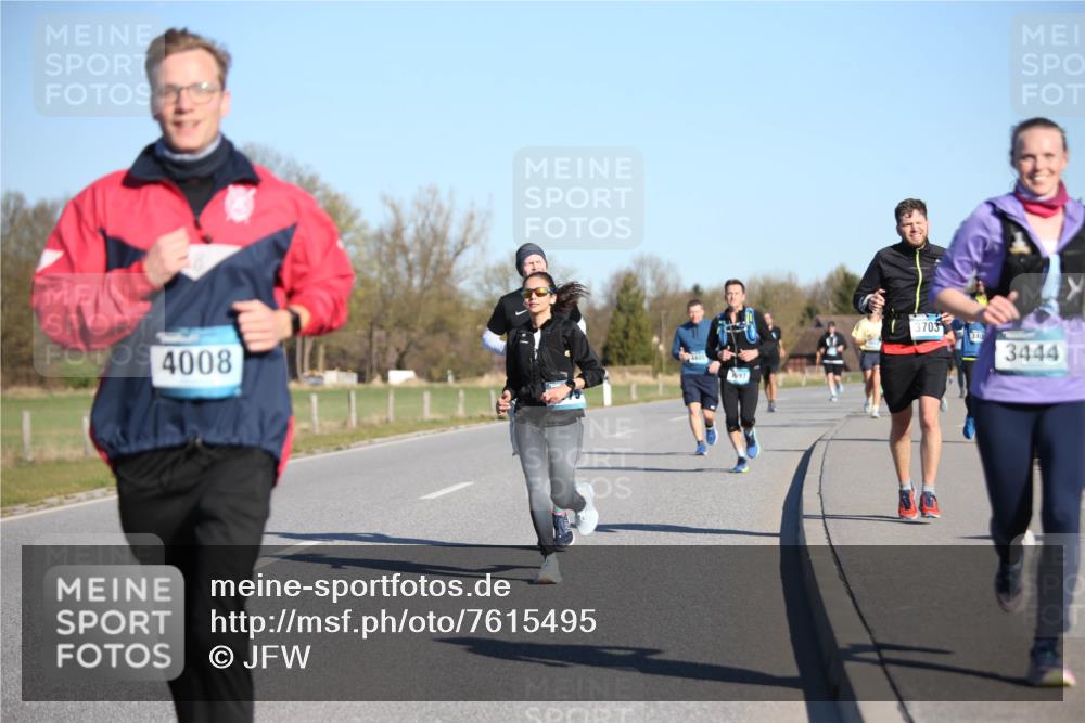 06.04.2025 - 44. Internationalen Wilhelmsburger Insellauf Jannik Wohlers http://msf.ph/oto/7615495 06.04.2025 09:34:34 Laufen 4008, 3697, 3703, 340, 3444 meine-sportfotos.de