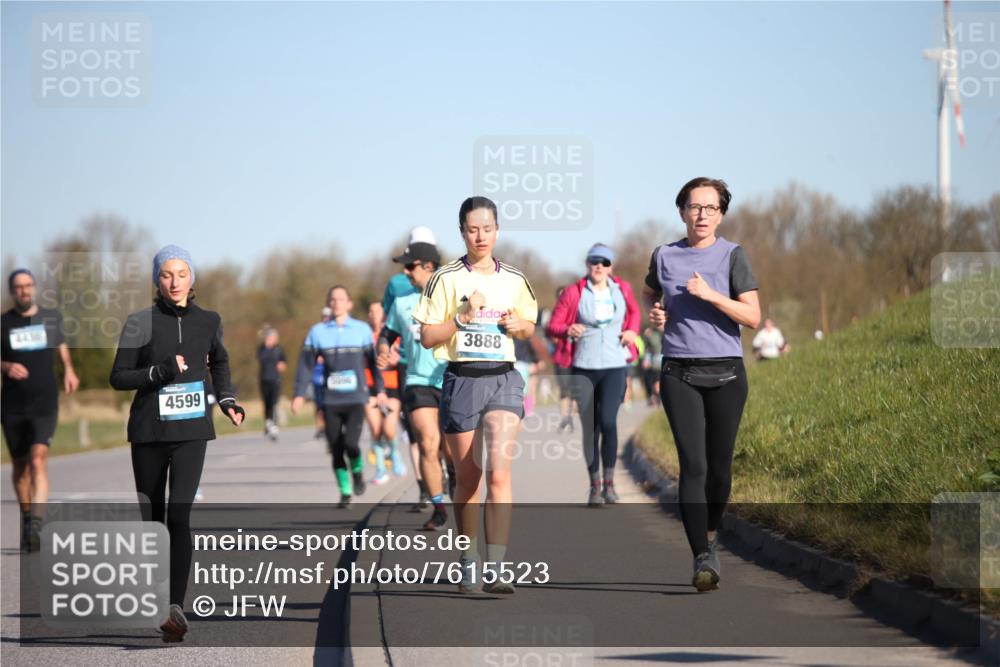 06.04.2025 - 44. Internationalen Wilhelmsburger Insellauf Jannik Wohlers http://msf.ph/oto/7615523 06.04.2025 09:34:43 Laufen 4436, 4599, 3888 meine-sportfotos.de