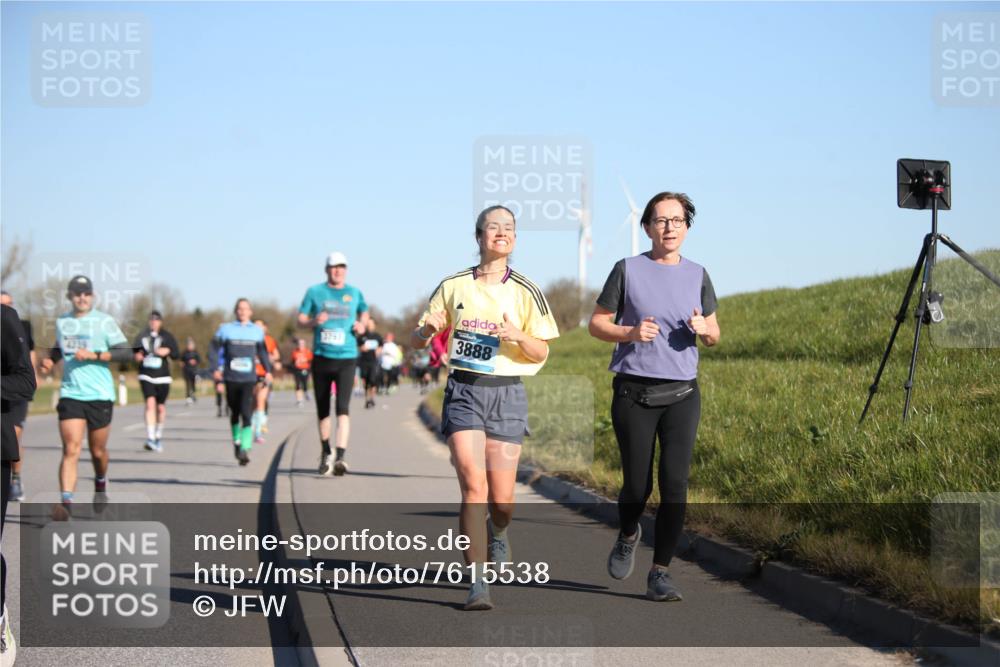 06.04.2025 - 44. Internationalen Wilhelmsburger Insellauf Jannik Wohlers http://msf.ph/oto/7615538 06.04.2025 09:34:46 Laufen 3797, 3888 meine-sportfotos.de