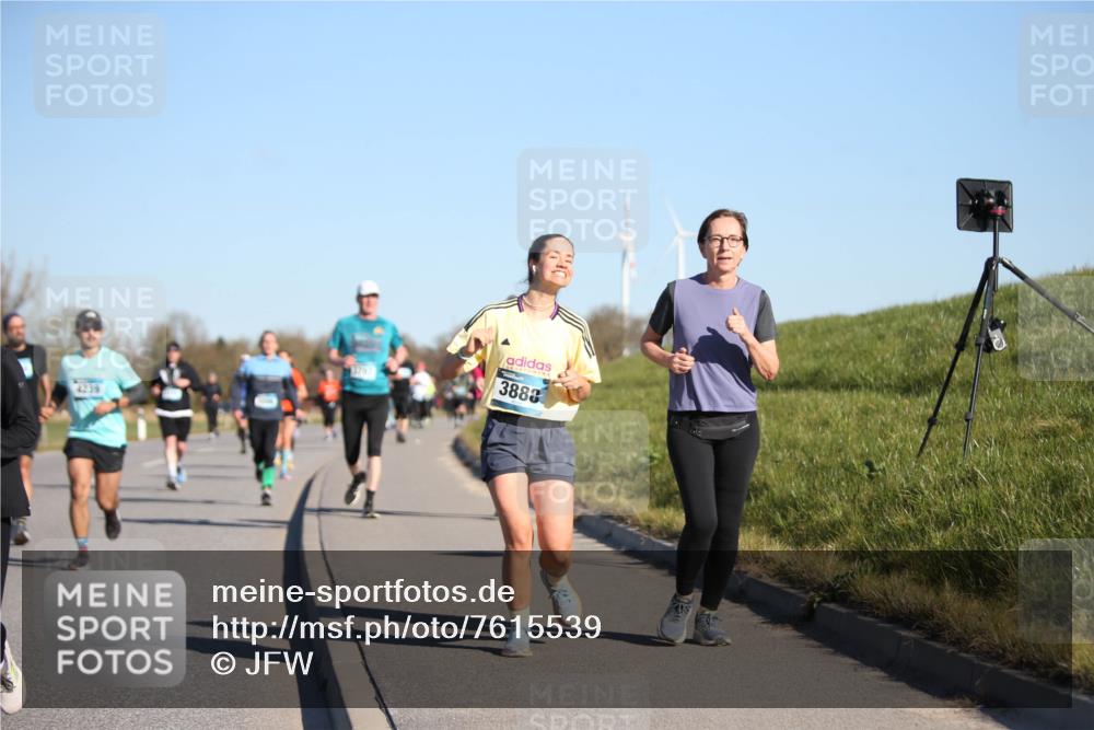 06.04.2025 - 44. Internationalen Wilhelmsburger Insellauf Jannik Wohlers http://msf.ph/oto/7615539 06.04.2025 09:34:46 Laufen 3792, 3883 meine-sportfotos.de