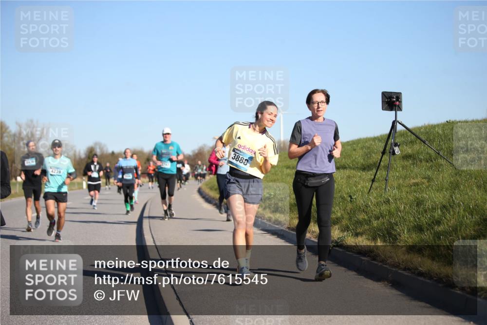 06.04.2025 - 44. Internationalen Wilhelmsburger Insellauf Jannik Wohlers http://msf.ph/oto/7615545 06.04.2025 09:34:47 Laufen 4436, 4239, 3797, 3885 meine-sportfotos.de