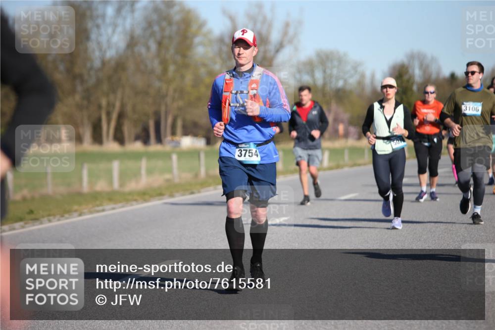 06.04.2025 - 44. Internationalen Wilhelmsburger Insellauf Jannik Wohlers http://msf.ph/oto/7615581 06.04.2025 09:34:58 Laufen 3754, 3106 meine-sportfotos.de