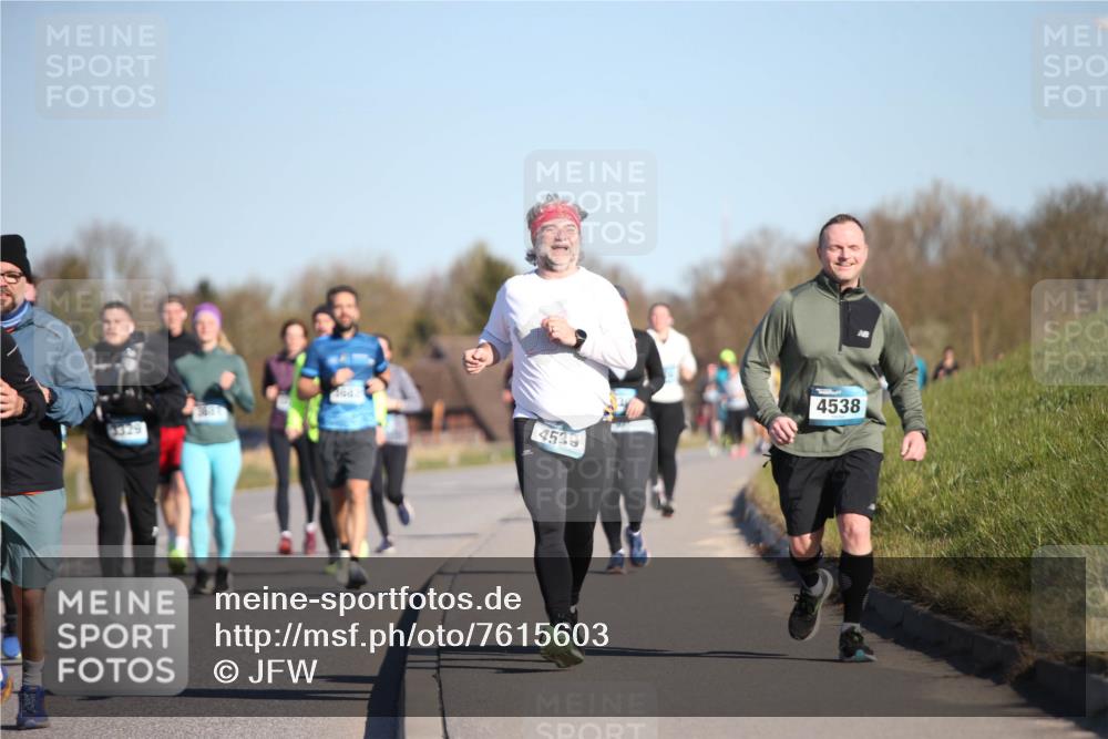 06.04.2025 - 44. Internationalen Wilhelmsburger Insellauf Jannik Wohlers http://msf.ph/oto/7615603 06.04.2025 09:35:04 Laufen 4682, 4539, 4538 meine-sportfotos.de