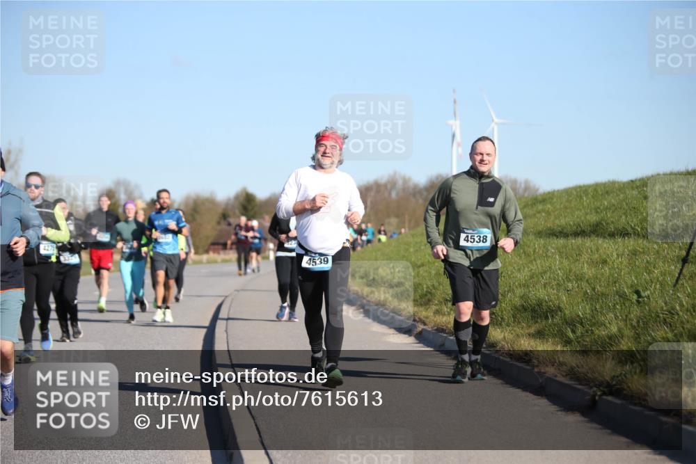 06.04.2025 - 44. Internationalen Wilhelmsburger Insellauf Jannik Wohlers http://msf.ph/oto/7615613 06.04.2025 09:35:07 Laufen 4275, 4539, 4538 meine-sportfotos.de