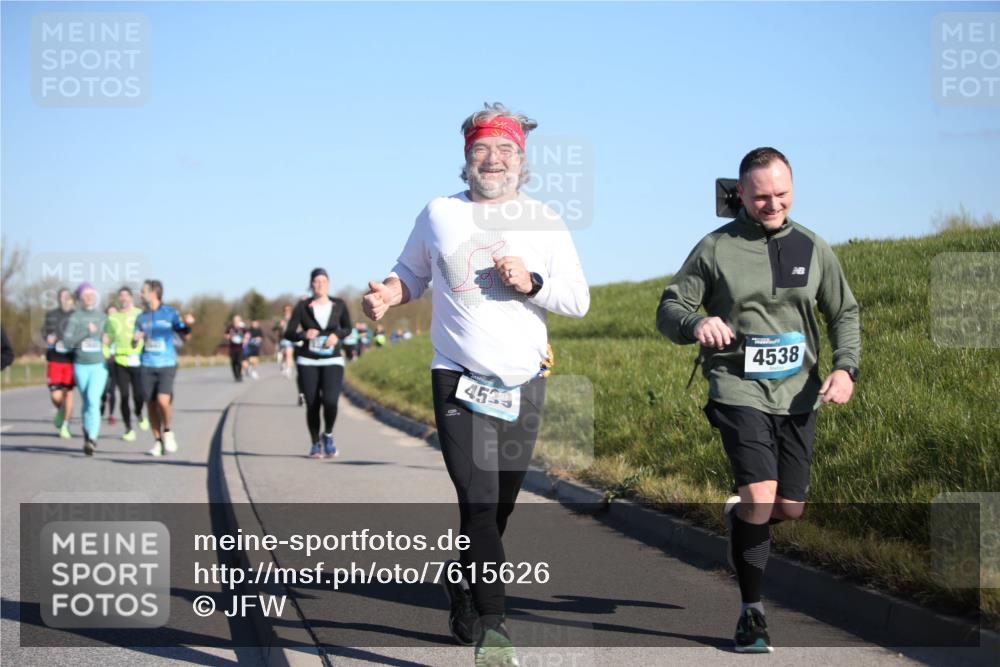 06.04.2025 - 44. Internationalen Wilhelmsburger Insellauf Jannik Wohlers http://msf.ph/oto/7615626 06.04.2025 09:35:09 Laufen 4539, 4538 meine-sportfotos.de