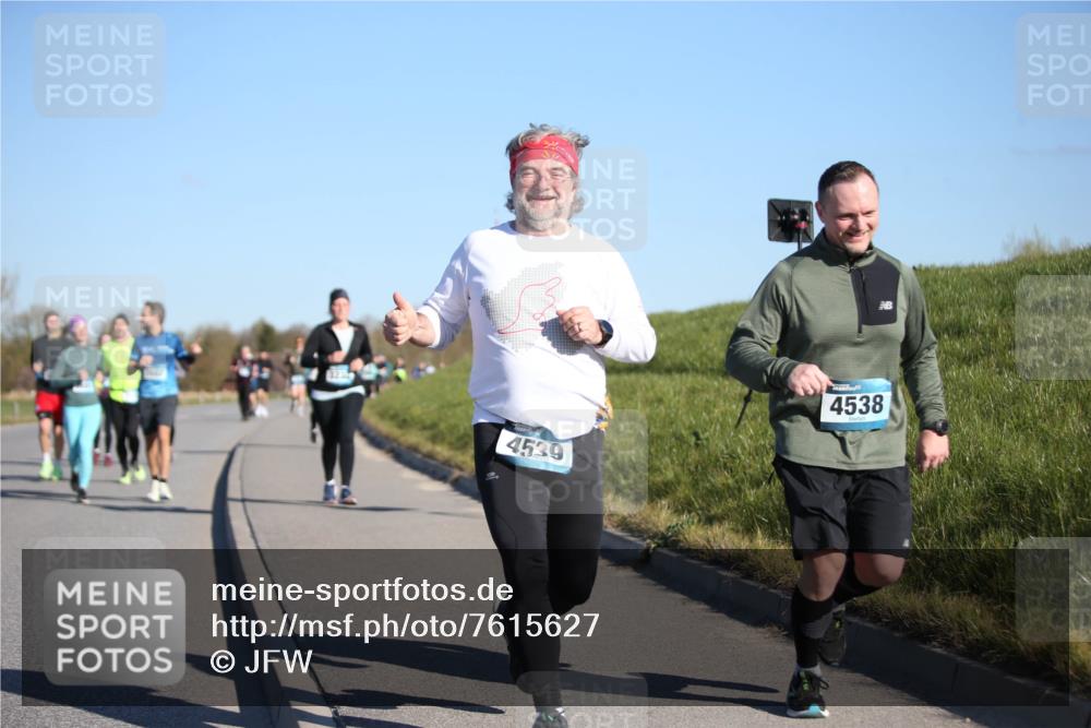 06.04.2025 - 44. Internationalen Wilhelmsburger Insellauf Jannik Wohlers http://msf.ph/oto/7615627 06.04.2025 09:35:09 Laufen 4539, 4538 meine-sportfotos.de