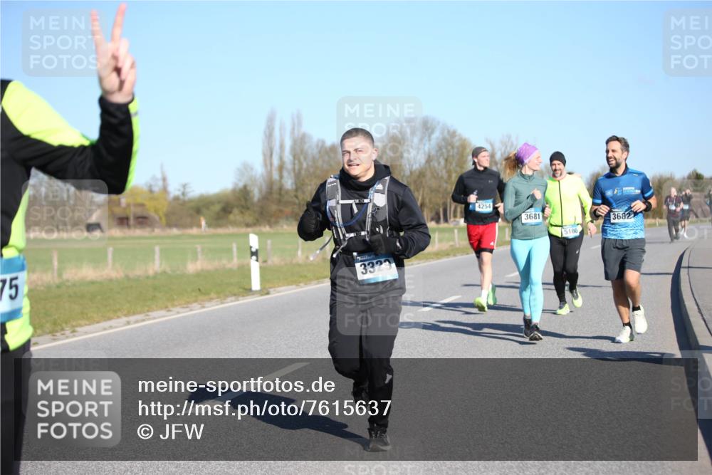 06.04.2025 - 44. Internationalen Wilhelmsburger Insellauf Jannik Wohlers http://msf.ph/oto/7615637 06.04.2025 09:35:12 Laufen 75, 3329, 4254, 3681, 3682, 5100 meine-sportfotos.de