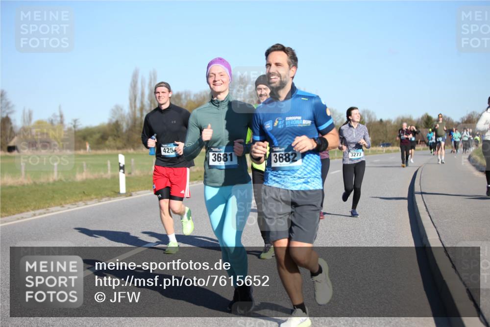 06.04.2025 - 44. Internationalen Wilhelmsburger Insellauf Jannik Wohlers http://msf.ph/oto/7615652 06.04.2025 09:35:14 Laufen 4254, 3681, 3682, 3277 meine-sportfotos.de