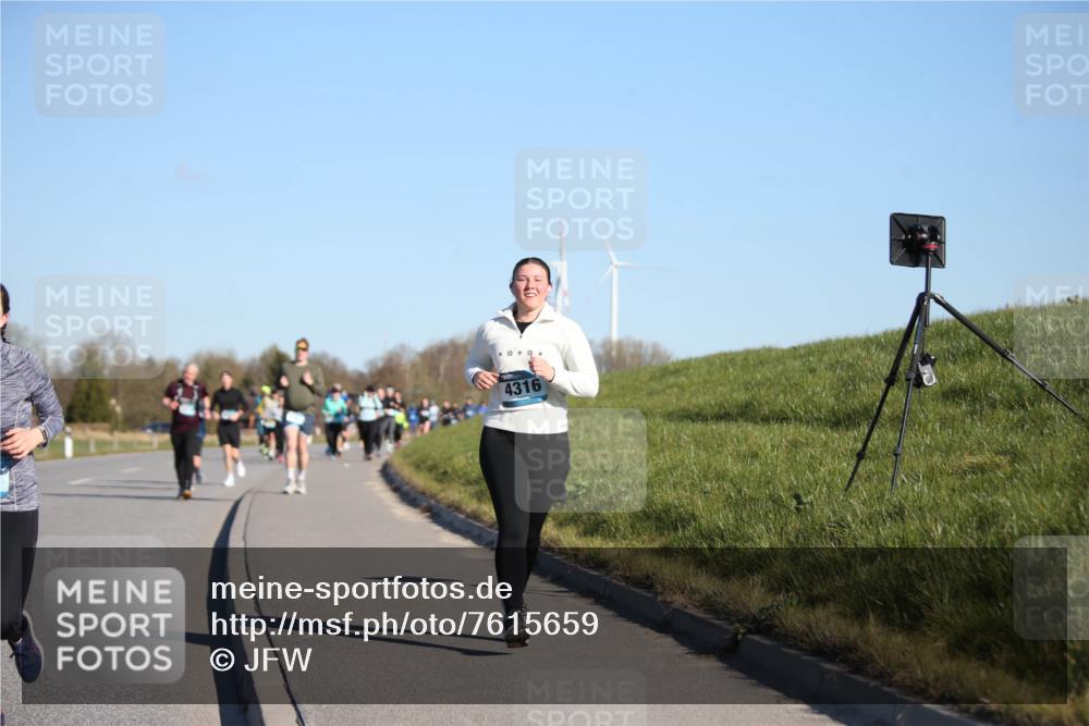 06.04.2025 - 44. Internationalen Wilhelmsburger Insellauf Jannik Wohlers http://msf.ph/oto/7615659 06.04.2025 09:35:16 Laufen 4316 meine-sportfotos.de