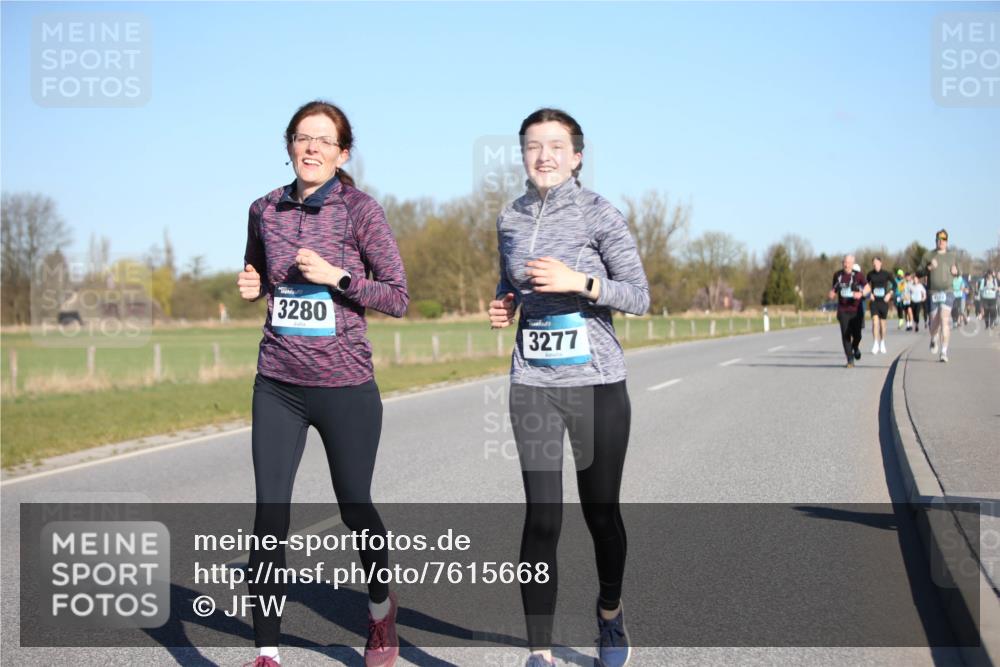 06.04.2025 - 44. Internationalen Wilhelmsburger Insellauf Jannik Wohlers http://msf.ph/oto/7615668 06.04.2025 09:35:17 Laufen 3280, 3277 meine-sportfotos.de