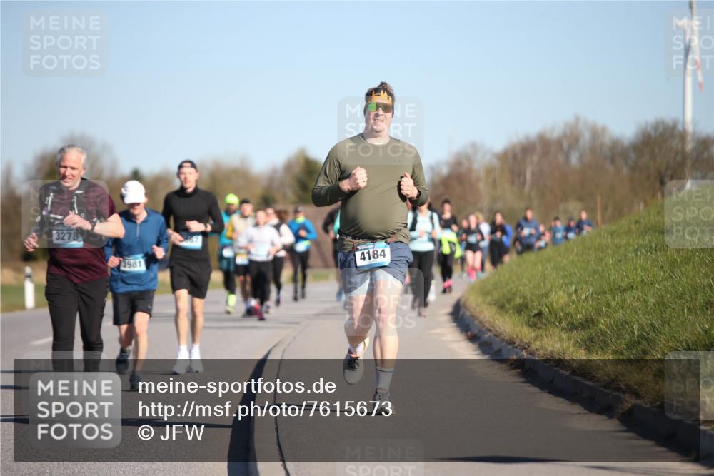 06.04.2025 - 44. Internationalen Wilhelmsburger Insellauf Jannik Wohlers http://msf.ph/oto/7615673 06.04.2025 09:35:20 Laufen 3278, 3981, 4184 meine-sportfotos.de
