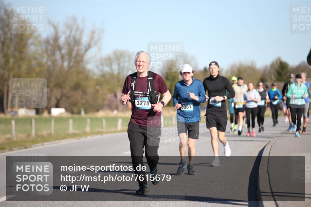 06.04.2025 - 44. Internationalen Wilhelmsburger Insellauf Jannik Wohlers http://msf.ph/oto/7615679 06.04.2025 09:35:22 Laufen 4143, 4567, 3278, 3981 meine-sportfotos.de