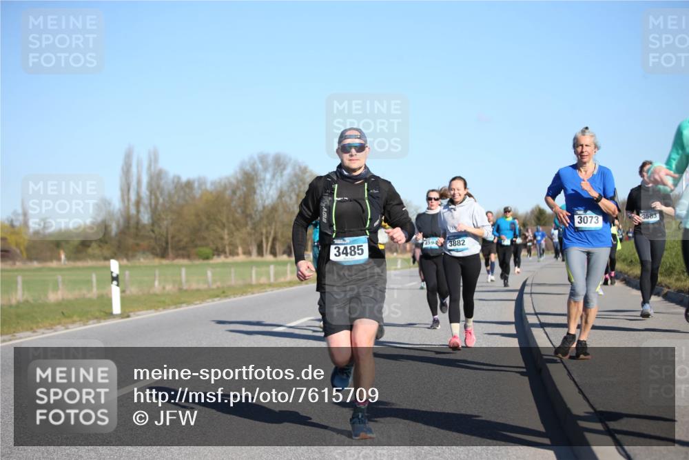 06.04.2025 - 44. Internationalen Wilhelmsburger Insellauf Jannik Wohlers http://msf.ph/oto/7615709 06.04.2025 09:35:34 Laufen 3073, 3583, 45943882, 3485 meine-sportfotos.de