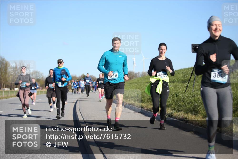 06.04.2025 - 44. Internationalen Wilhelmsburger Insellauf Jannik Wohlers http://msf.ph/oto/7615732 06.04.2025 09:35:40 Laufen 3082, 399, 302, 4218, 4217, 3695 meine-sportfotos.de