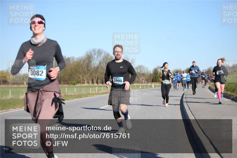 06.04.2025 - 44. Internationalen Wilhelmsburger Insellauf Jannik Wohlers http://msf.ph/oto/7615761 06.04.2025 09:35:43 Laufen 3082, 426, 3990, 3919 meine-sportfotos.de