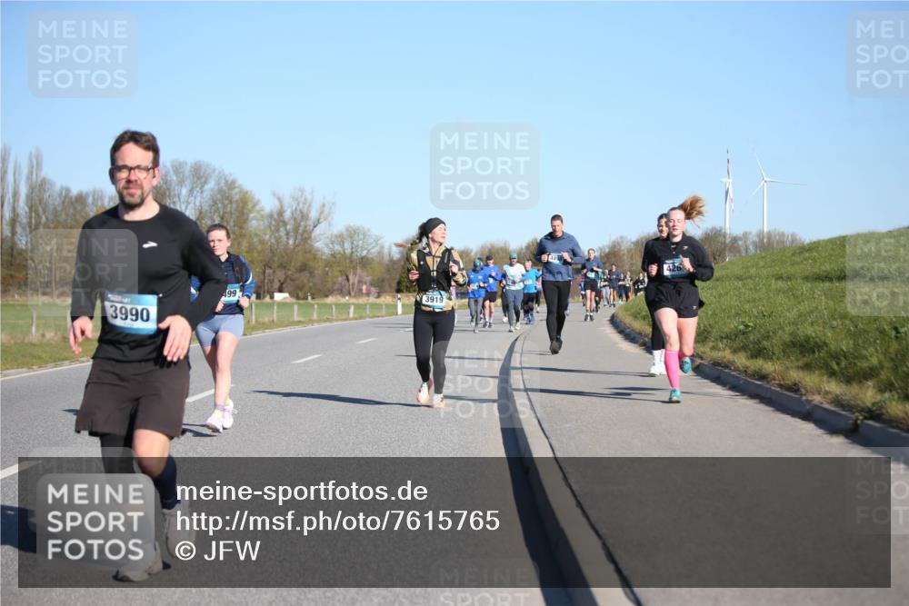 06.04.2025 - 44. Internationalen Wilhelmsburger Insellauf Jannik Wohlers http://msf.ph/oto/7615765 06.04.2025 09:35:44 Laufen 3990, 426, 499, 3919 meine-sportfotos.de
