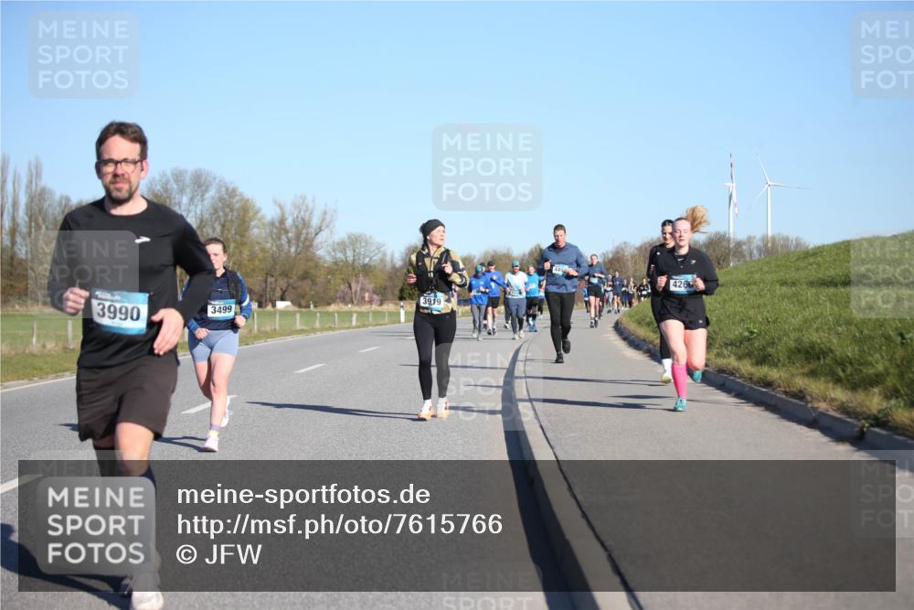 06.04.2025 - 44. Internationalen Wilhelmsburger Insellauf Jannik Wohlers http://msf.ph/oto/7615766 06.04.2025 09:35:44 Laufen 3990, 4260, 3919, 3499 meine-sportfotos.de