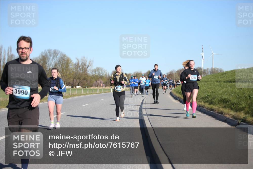 06.04.2025 - 44. Internationalen Wilhelmsburger Insellauf Jannik Wohlers http://msf.ph/oto/7615767 06.04.2025 09:35:44 Laufen 3990, 349, 3919, 449, 4260 meine-sportfotos.de
