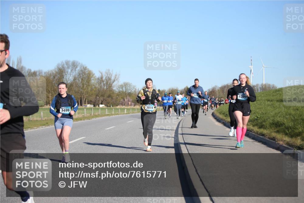 06.04.2025 - 44. Internationalen Wilhelmsburger Insellauf Jannik Wohlers http://msf.ph/oto/7615771 06.04.2025 09:35:45 Laufen 3919, 3499, 4260 meine-sportfotos.de