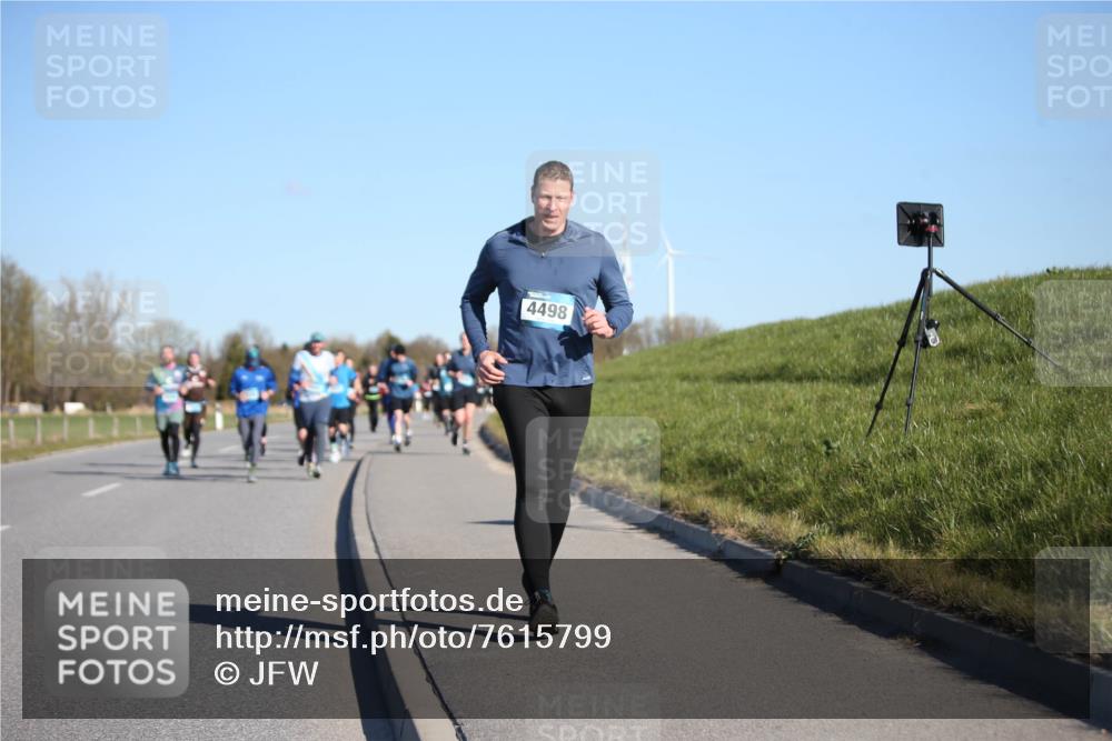 06.04.2025 - 44. Internationalen Wilhelmsburger Insellauf Jannik Wohlers http://msf.ph/oto/7615799 06.04.2025 09:35:49 Laufen 4498 meine-sportfotos.de
