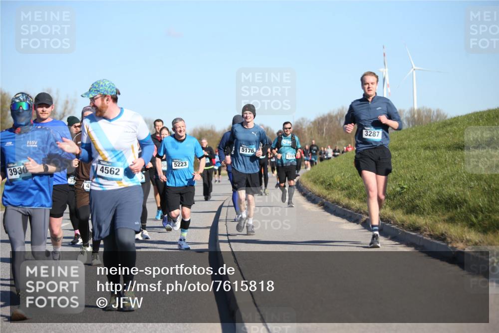 06.04.2025 - 44. Internationalen Wilhelmsburger Insellauf Jannik Wohlers http://msf.ph/oto/7615818 06.04.2025 09:35:55 Laufen 3930, 39, 4562, 56, 5223, 5176, 3192, 3287 meine-sportfotos.de