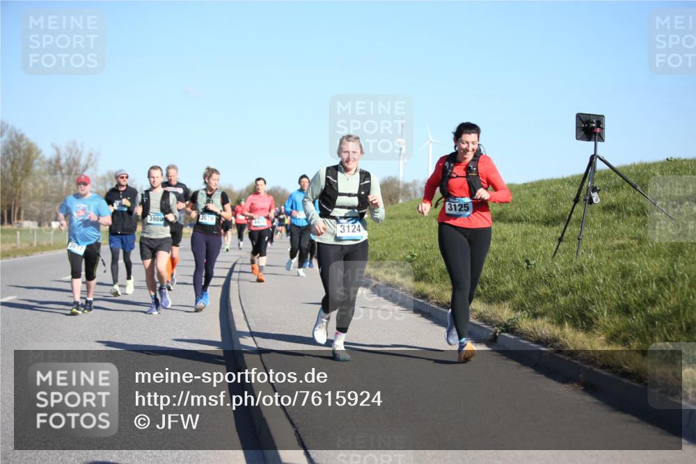 06.04.2025 - 44. Internationalen Wilhelmsburger Insellauf Jannik Wohlers http://msf.ph/oto/7615924 06.04.2025 09:36:16 Laufen 3980, 3979, 4403, 3124, 3125 meine-sportfotos.de