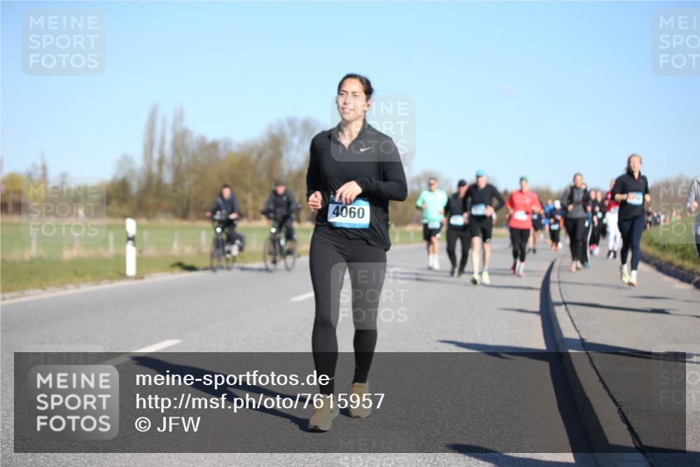 06.04.2025 - 44. Internationalen Wilhelmsburger Insellauf Jannik Wohlers http://msf.ph/oto/7615957 06.04.2025 09:36:25 Laufen 4060 meine-sportfotos.de