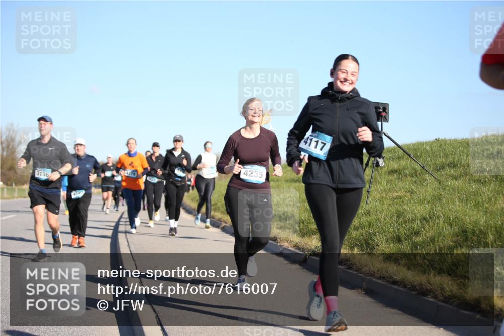 06.04.2025 - 44. Internationalen Wilhelmsburger Insellauf Jannik Wohlers http://msf.ph/oto/7616007 06.04.2025 09:36:36 Laufen 3136, 4540, 4179, 1421, 4235, 4117 meine-sportfotos.de